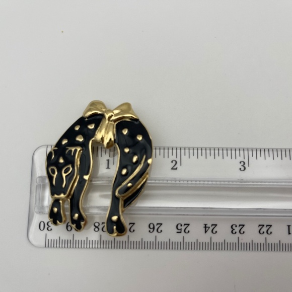 Trifari Draped Leopard Brooch Black Enamel Gold Tone Bow Accents - Picture 5 of 7